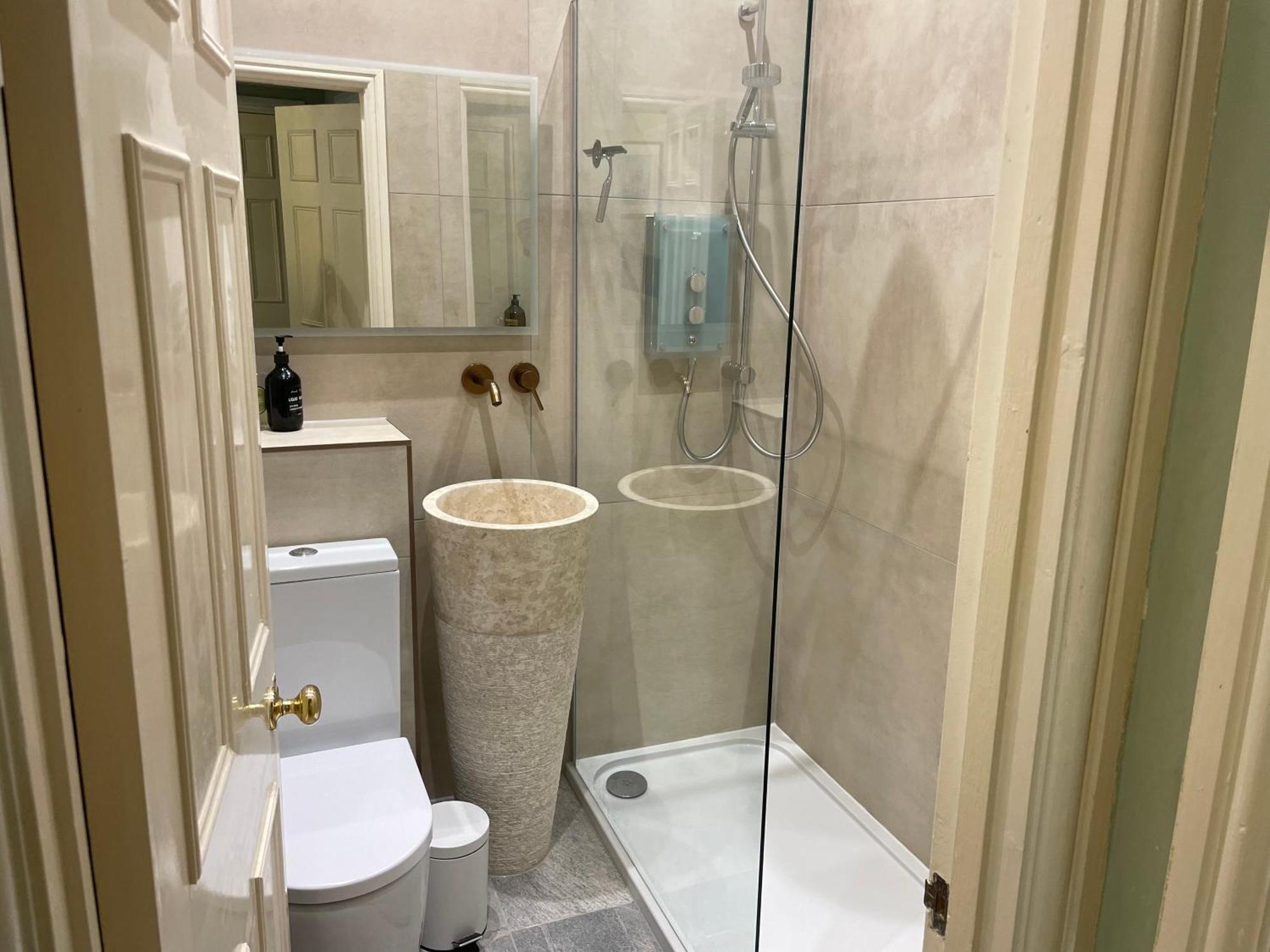 The Pickwick House 2 Bedroom Free Parking Бат Екстер'єр фото